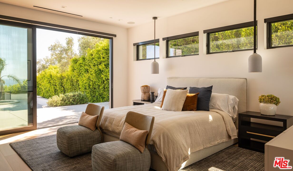 29800 Cuthbert Road Malibu, CA 90265 - Photo 11 of 24 Gallery Image 11