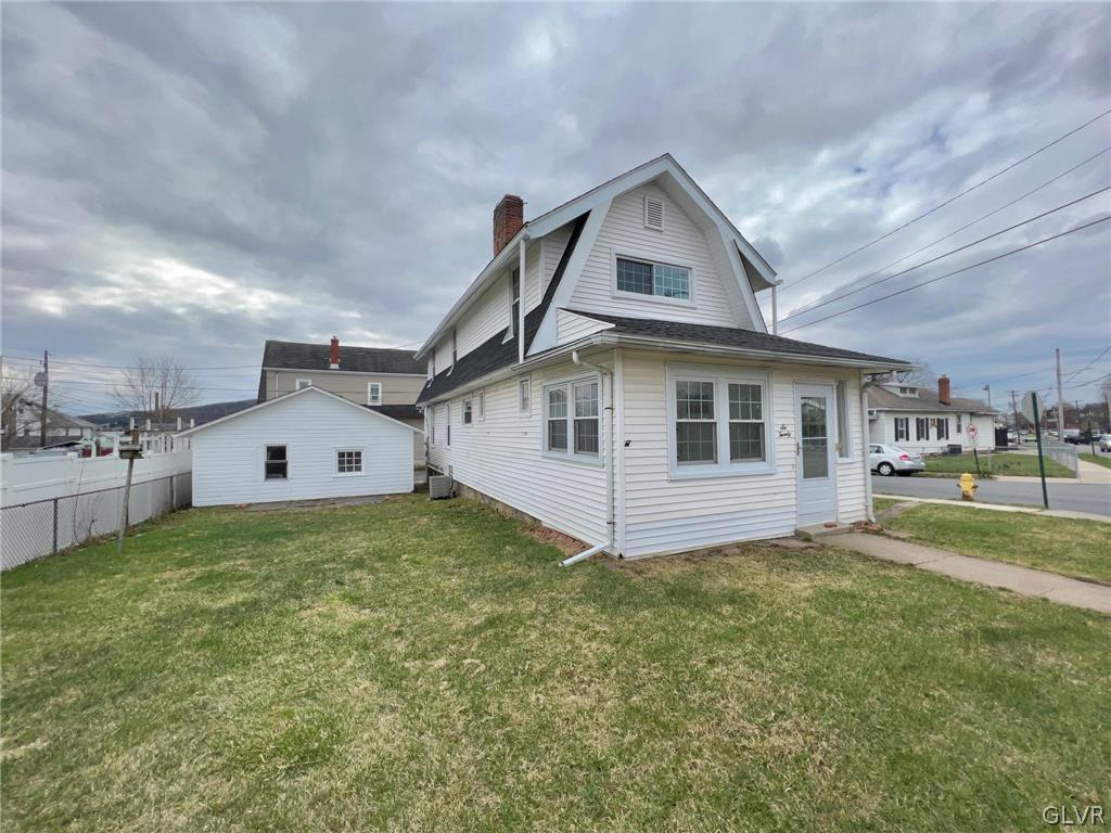 620 Pembroke Road Bethlehem, PA 18018 - Photo 3 of 24 Side front