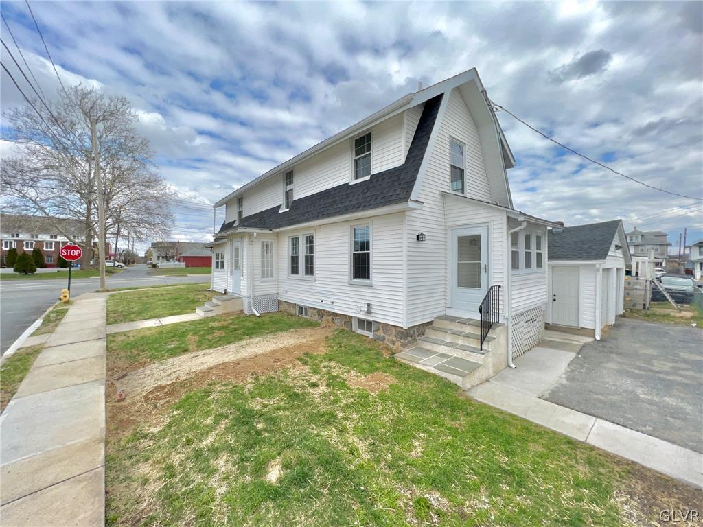 620 Pembroke Road Bethlehem, PA 18018 - Photo 5 of 24 Side rear