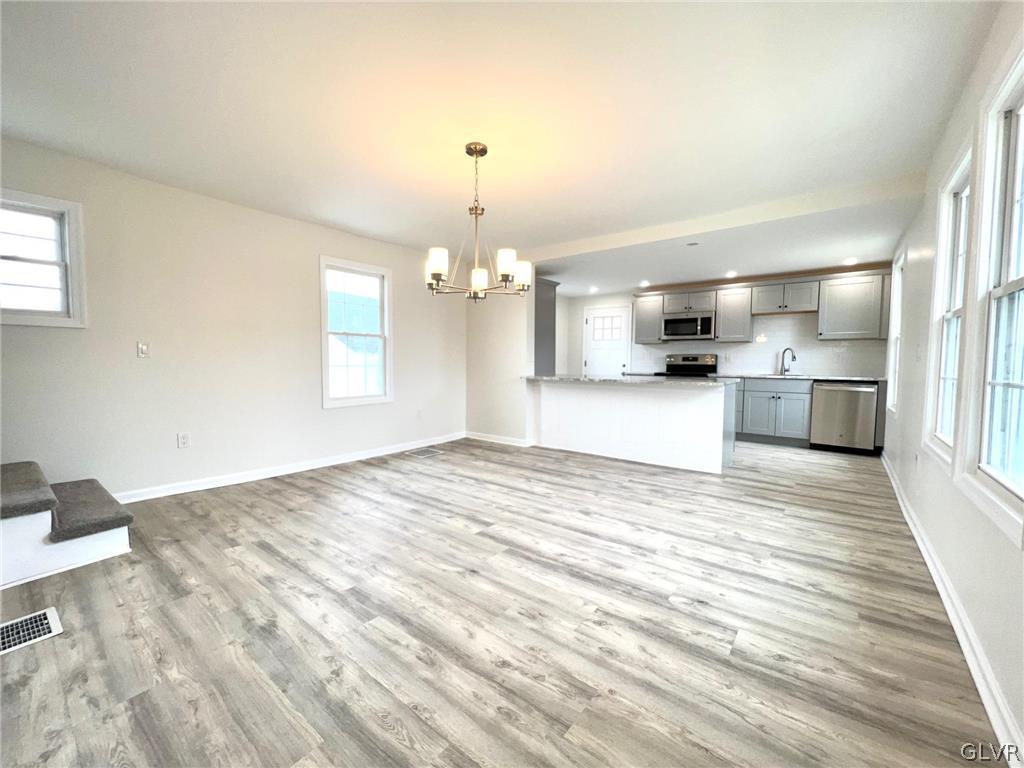 620 Pembroke Road Bethlehem, PA 18018 - Photo 8 of 24 dining room