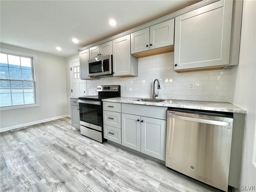 620 Pembroke Road Bethlehem, PA 18018 - Photo 9 of 24 Kitchen