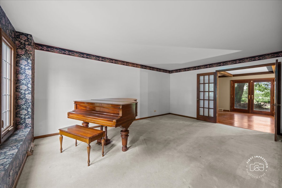 1101 West Bauer Road Naperville, IL 60563 - Photo 6 of 23 Gallery Image 6