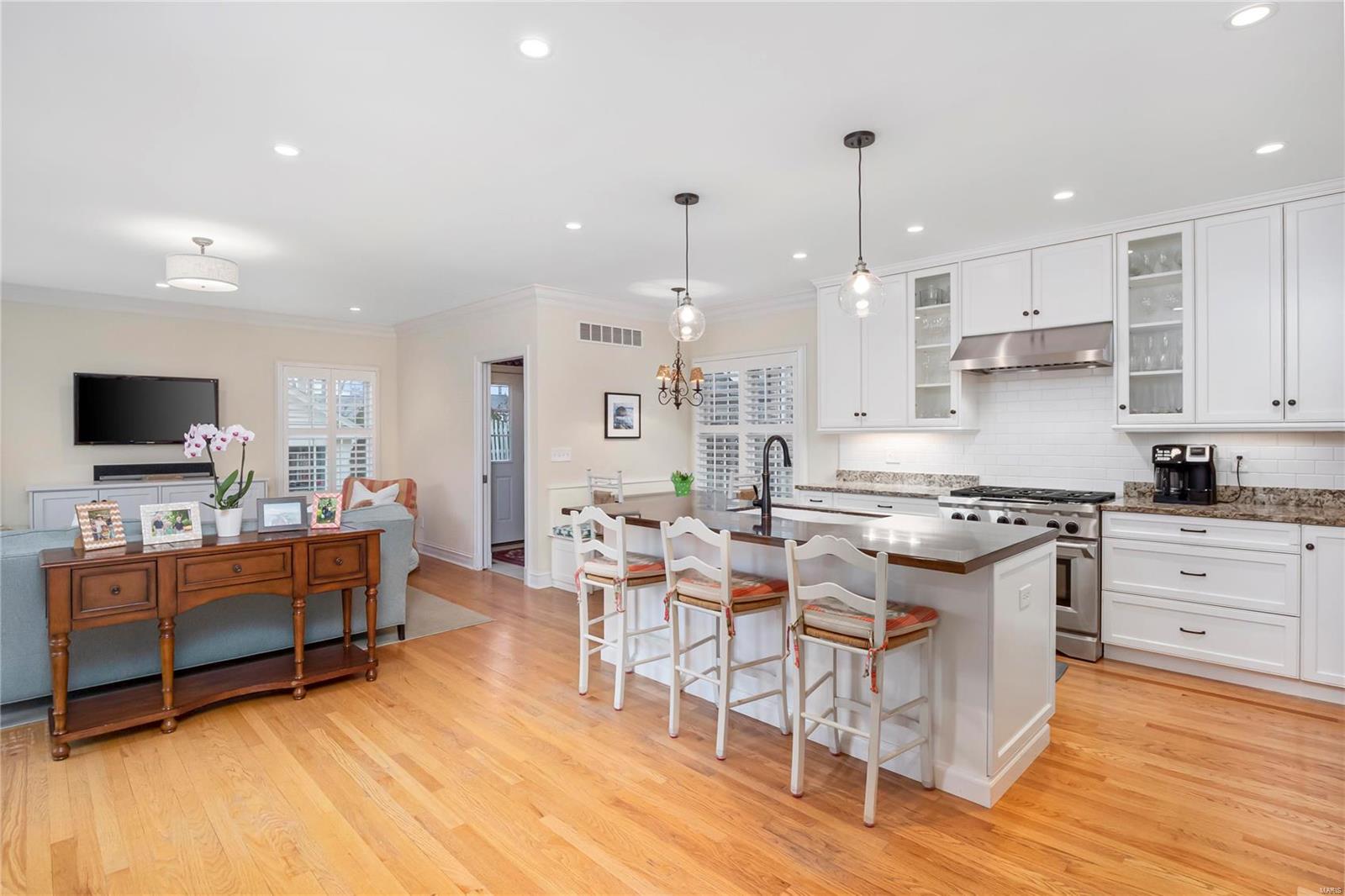 29 Enfield Road St. Louis, MO 63132 - Photo 2 of 30