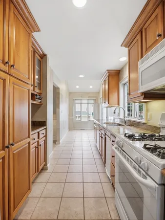 $529,000 | 3901 Knightsbridge Close, Unit 3901, Worcester, MA 01609
