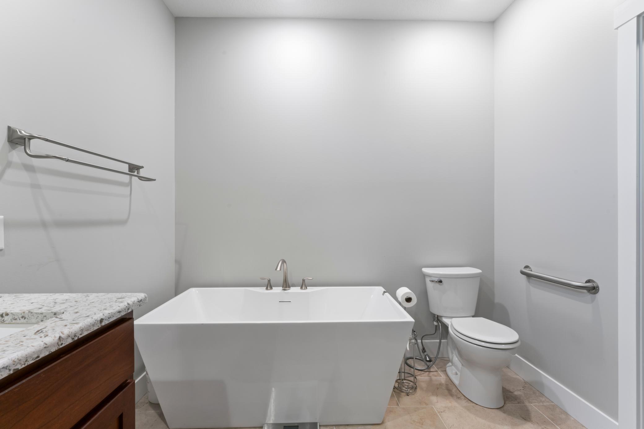 4712 Cassidy Ridge Drive Northeast Rochester, MN 55906 - Photo 23 of 39