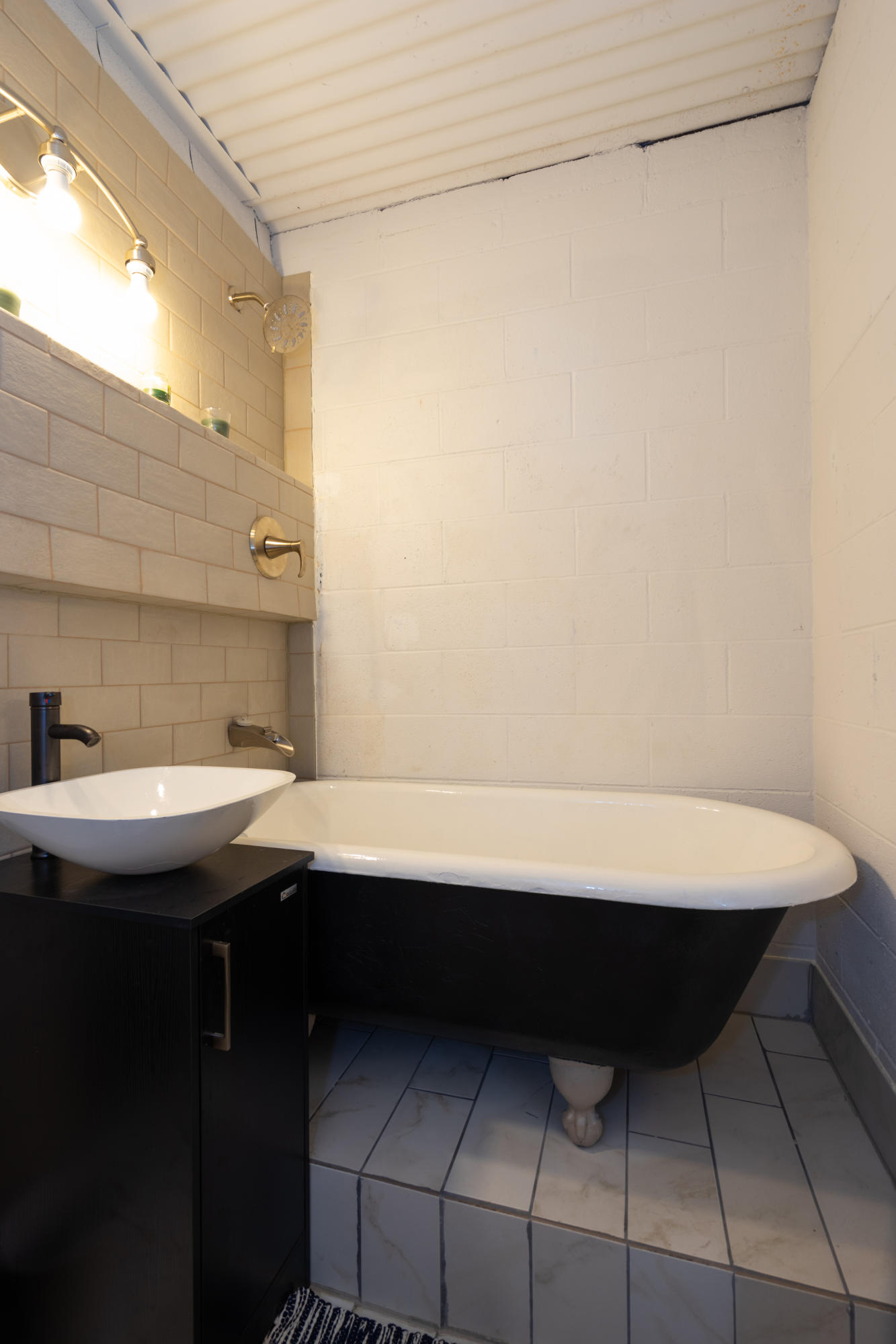 873 Donaldson Road Chattanooga, TN 37412 - Photo 16 of 22 Bathroom