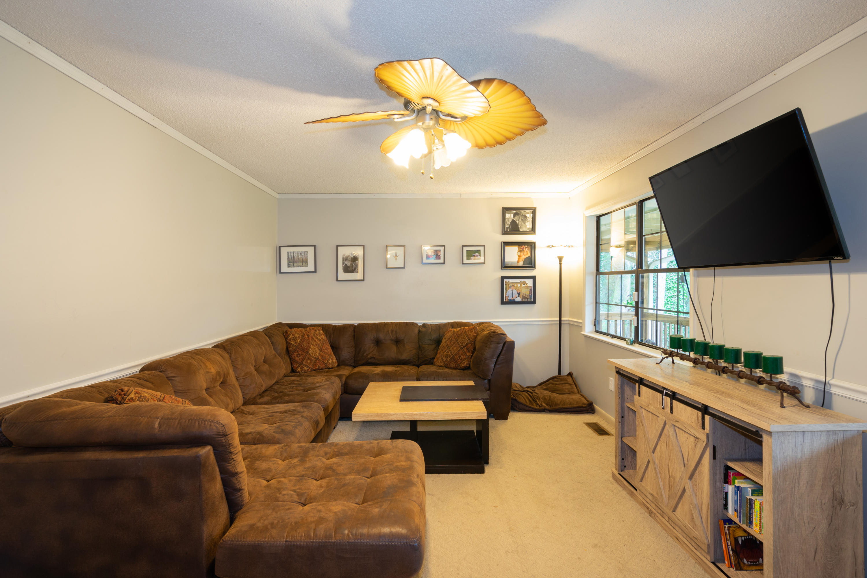 873 Donaldson Road Chattanooga, TN 37412 - Photo 6 of 22 Living Room