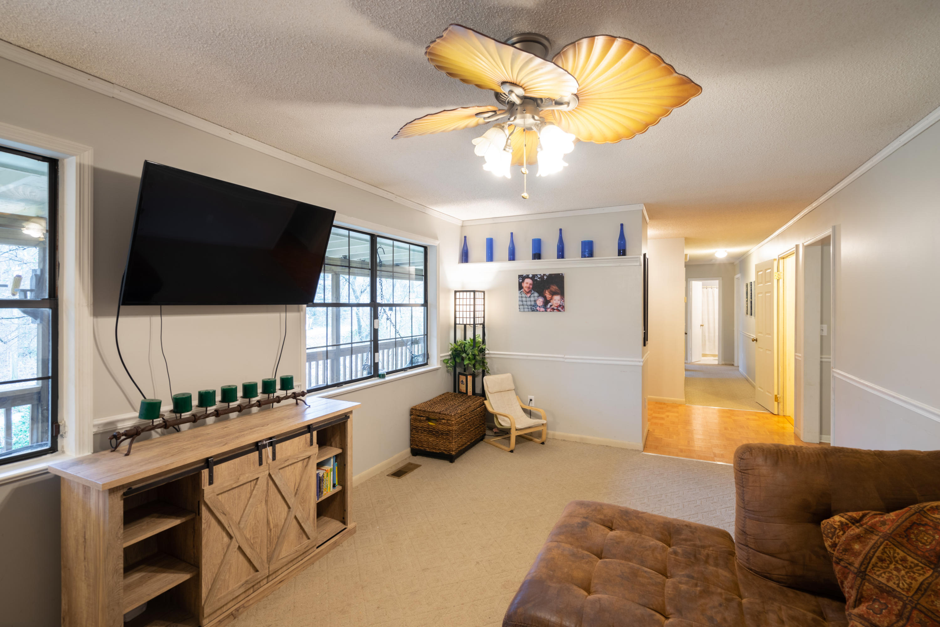 873 Donaldson Road Chattanooga, TN 37412 - Photo 7 of 22 Living Room