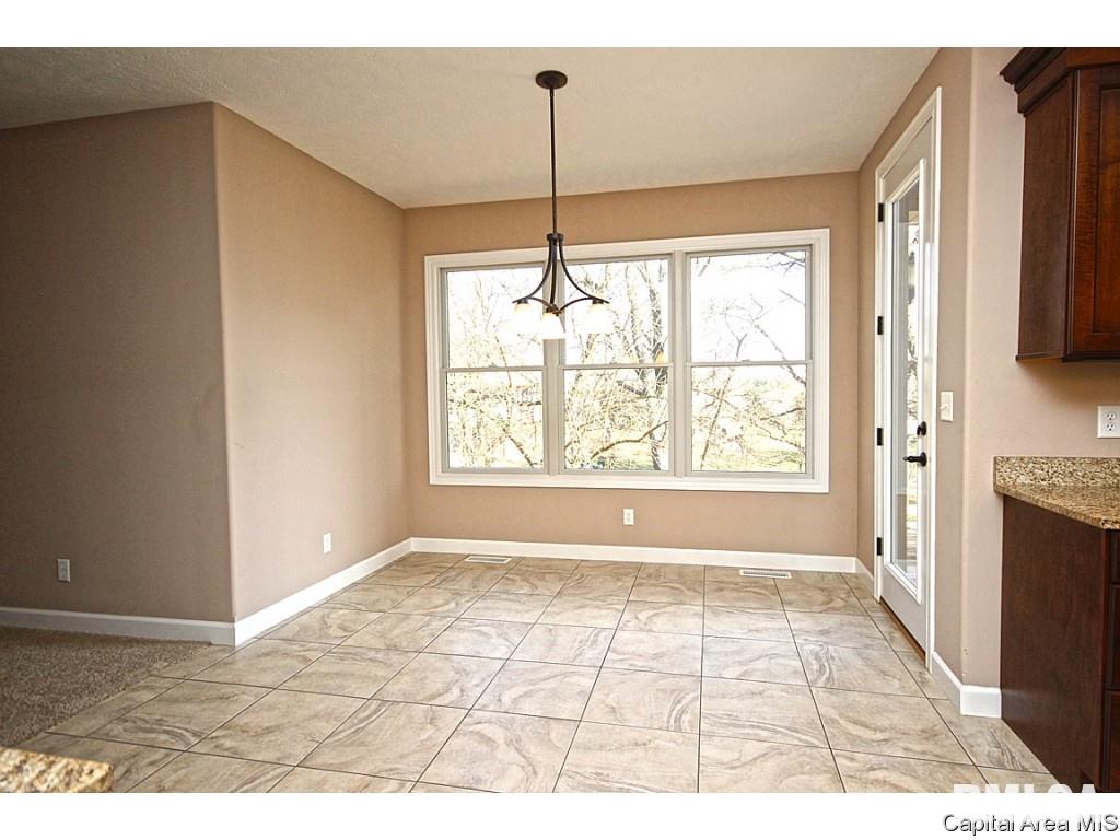 2701 Newcastle Court Springfield, IL 62711 - Photo 11 of 36 Gallery Image 11