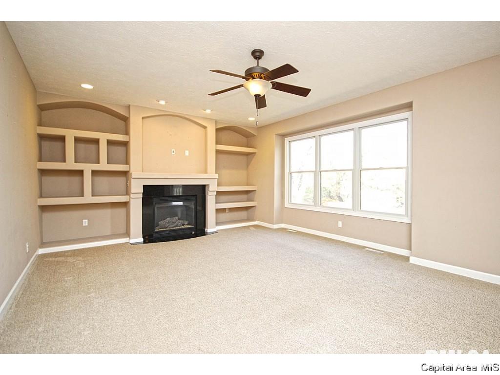 2701 Newcastle Court Springfield, IL 62711 - Photo 12 of 36 Gallery Image 12