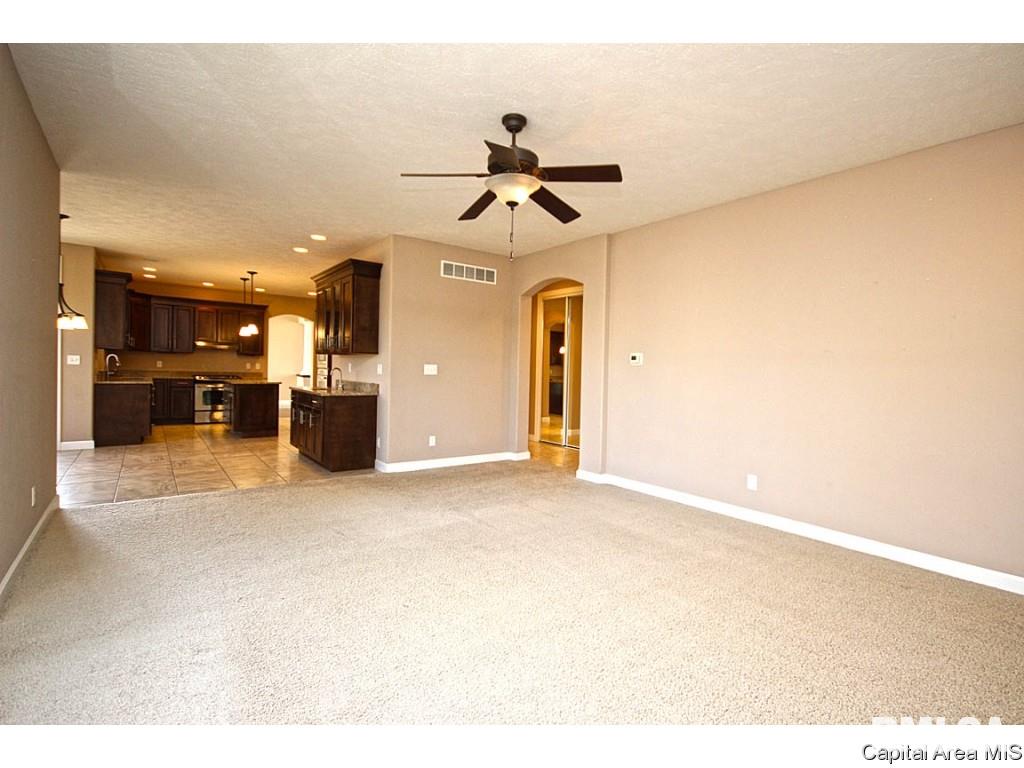 2701 Newcastle Court Springfield, IL 62711 - Photo 13 of 36 Gallery Image 13