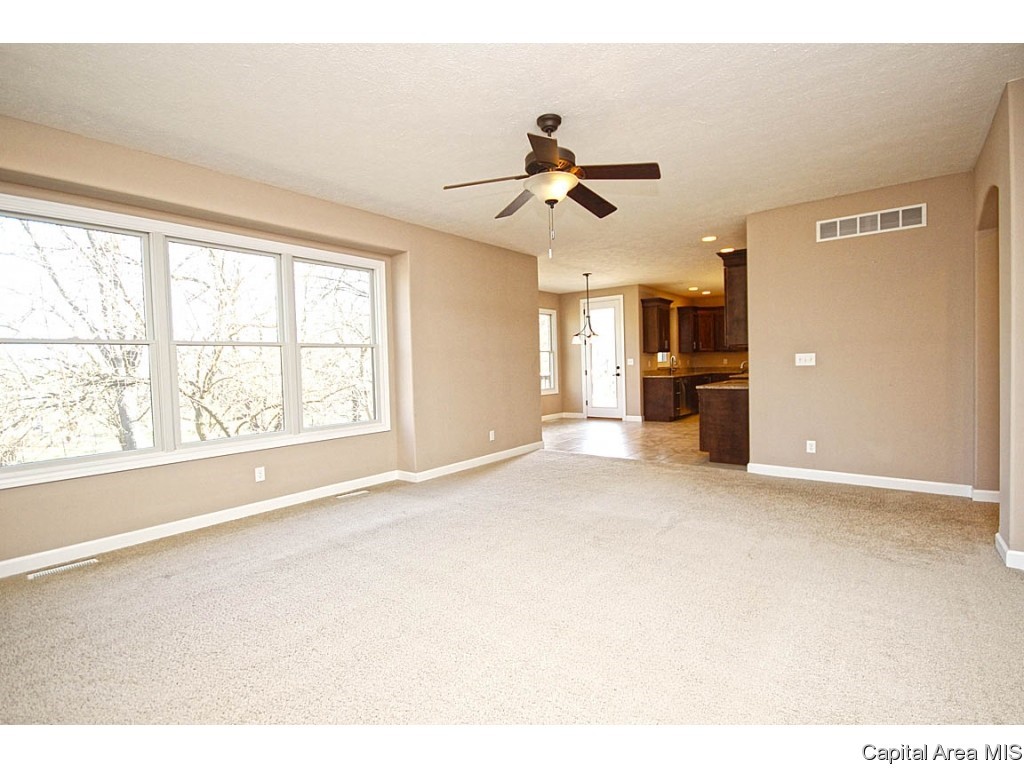 2701 Newcastle Court Springfield, IL 62711 - Photo 14 of 36 Gallery Image 14