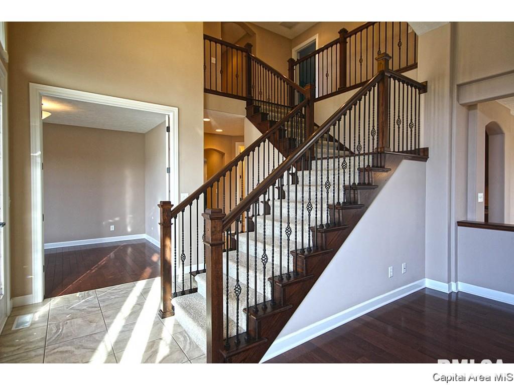 2701 Newcastle Court Springfield, IL 62711 - Photo 2 of 36 Gallery Image 2