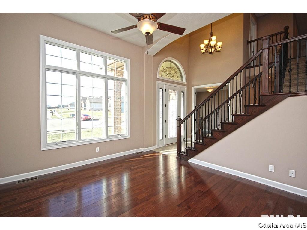 2701 Newcastle Court Springfield, IL 62711 - Photo 3 of 36 Gallery Image 3