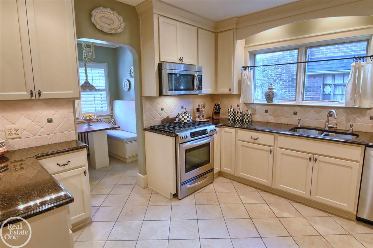 765 Lincoln Road Grosse Pointe, MI 48230 - Photo 11 of 33 Heated Floors