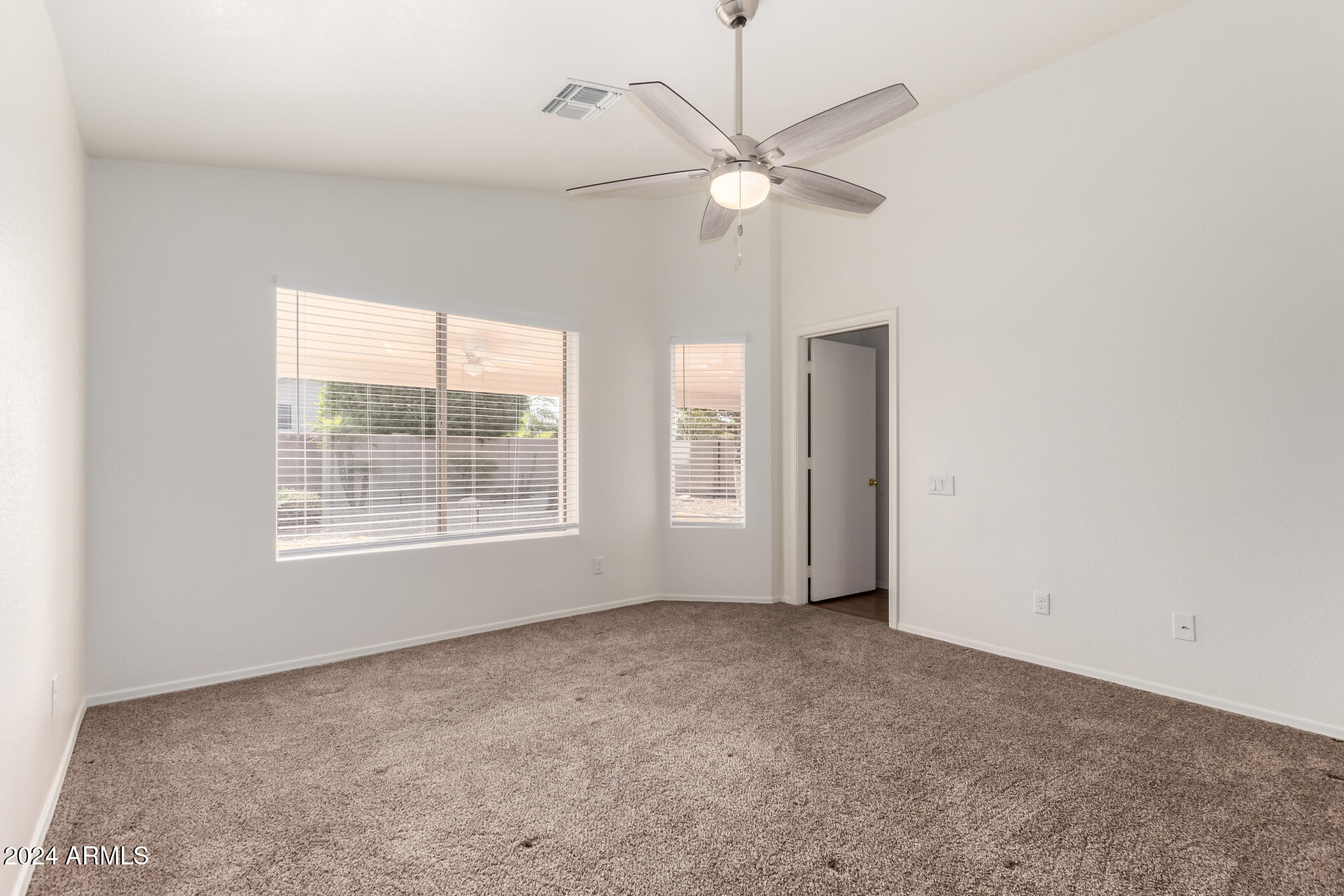 3415 East Escuda Road Phoenix, AZ 85050 - Photo 15 of 36 17 - Escuda