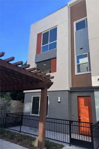 $949,990 | 1814 East 1st Street, Unit 350, Santa Ana, CA 92705