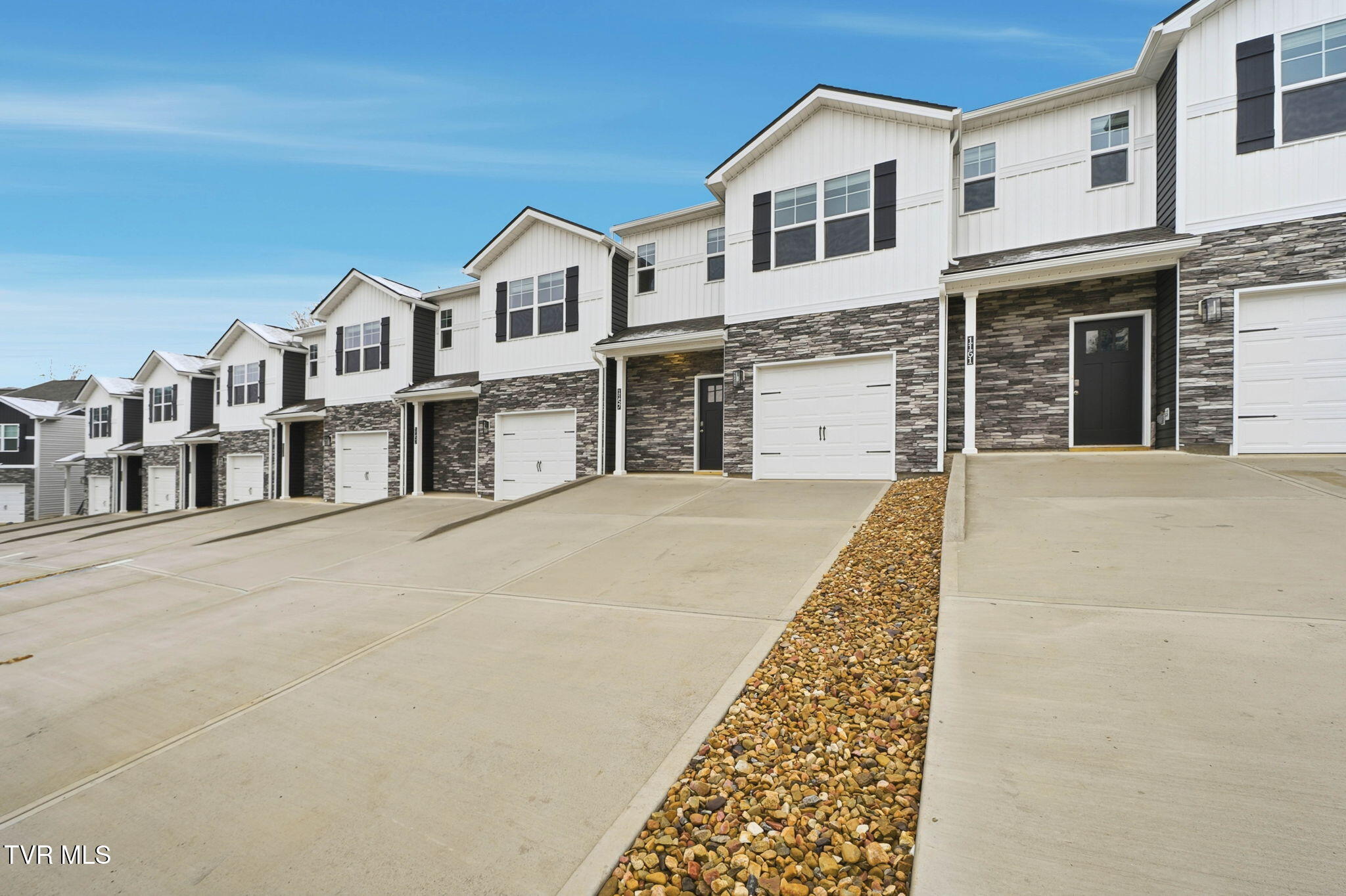 1157 Wenna Way Kingsport, TN 37664 - Photo 2 of 28 12-web-or-mls-1157 Wenna Wy-2