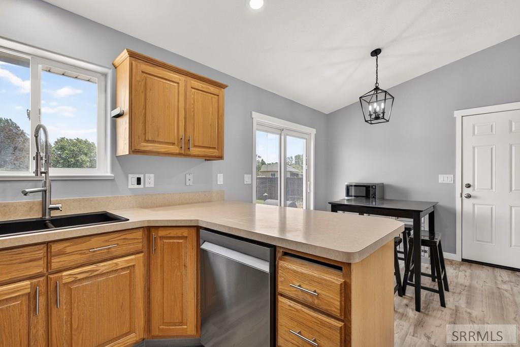 1409 Ridgewood Drive Ammon, ID 83406 - Photo 10 of 55