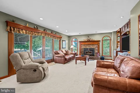 $960,000 | 103 Fox Chase Court, Southampton, NJ 08088