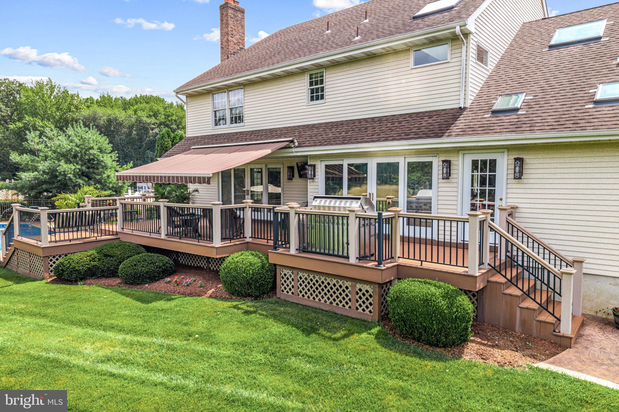 103 Fox Chase Court Southampton, NJ 08088 - Photo 91 of 98 a front view of a house with a garden