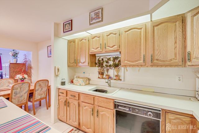 a view of a kitchen area