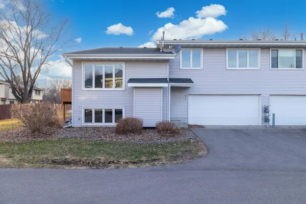 $259,900 | 6744 Foliage Court, Rosemount, MN 55068