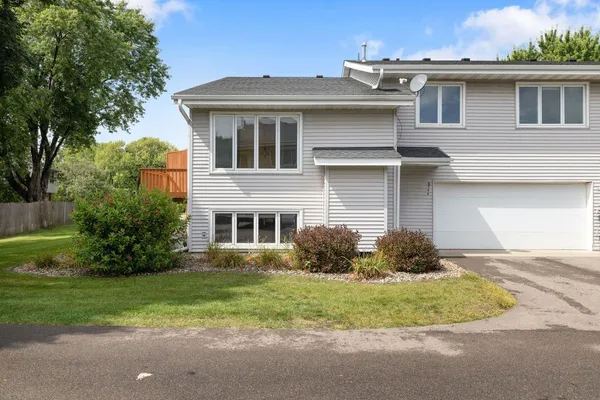 $259,900 | 6744 Foliage Court, Rosemount, MN 55068