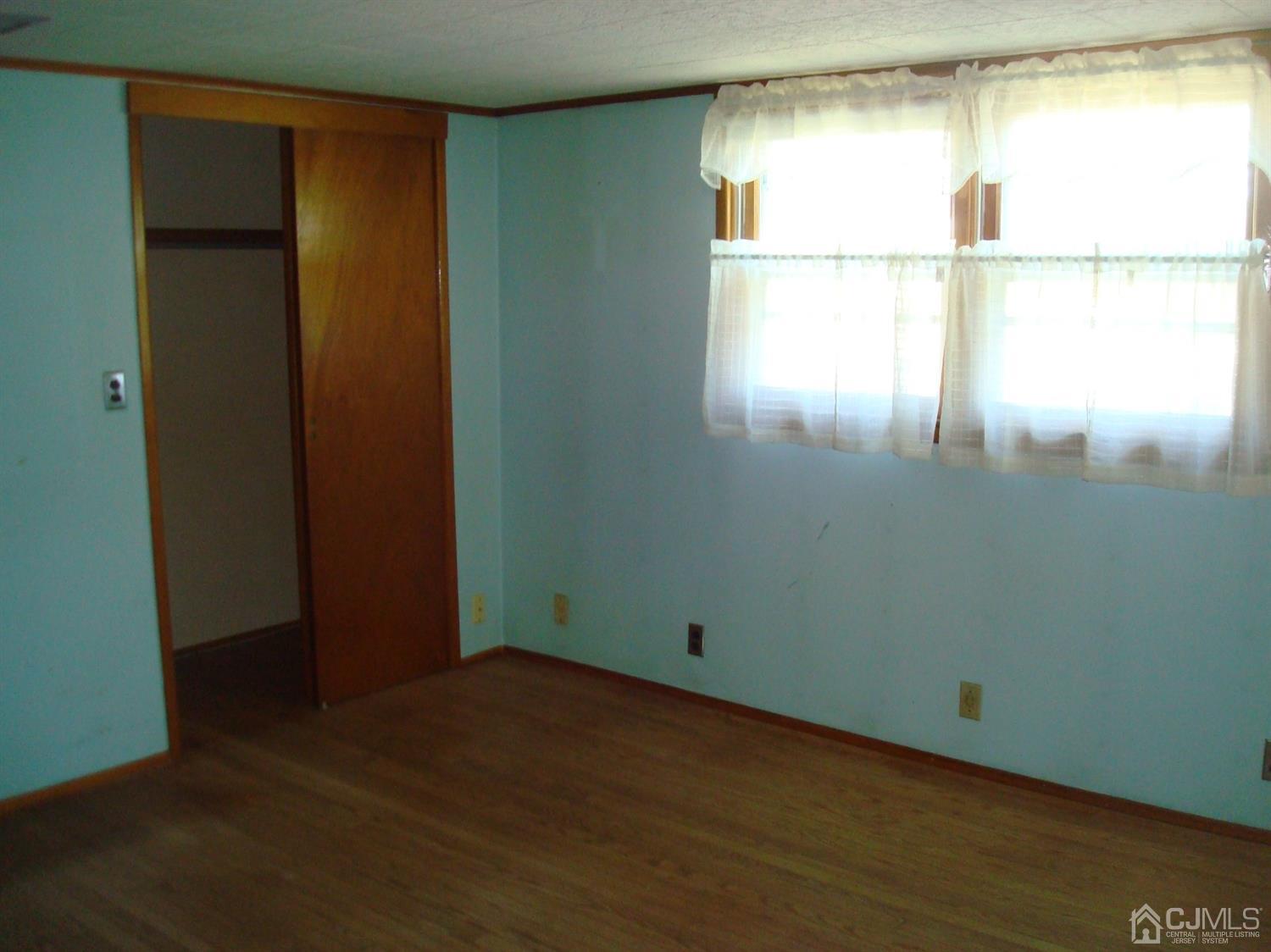 7 James Road East Brunswick, NJ 08816 - Photo 19 of 21