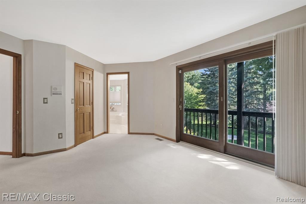 3049 Walnut Lake Road West Bloomfield, MI 48322 - Photo 30 of 53 Gallery Image 30