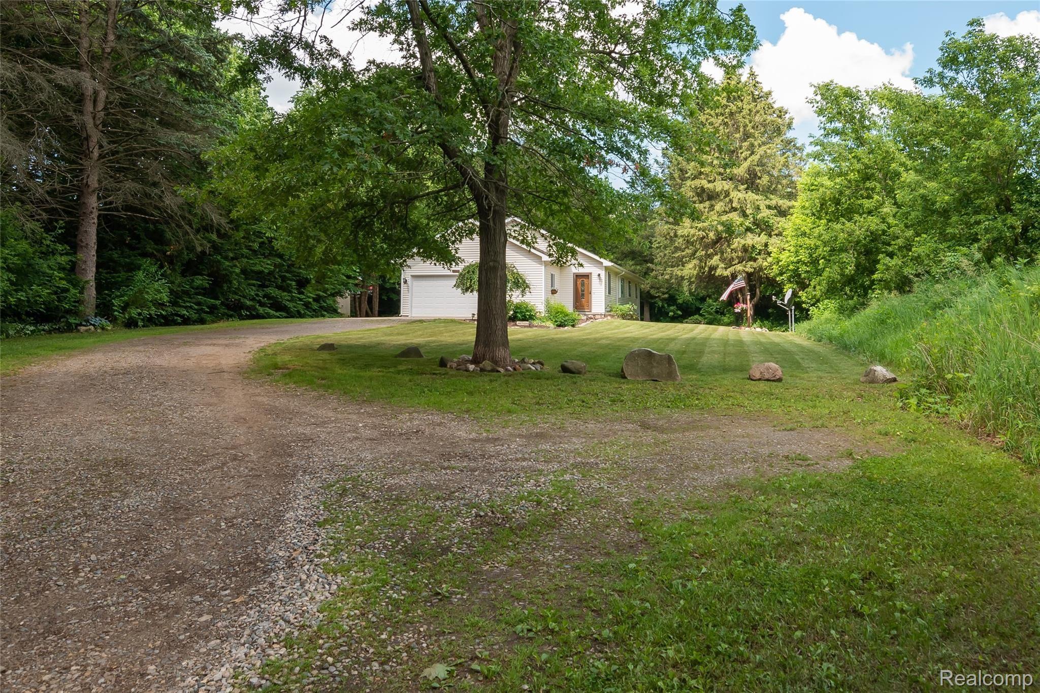 5105 Fish Lake Road Highland, MI 48357 - Photo 27 of 32 Out Front Yard b.jpg