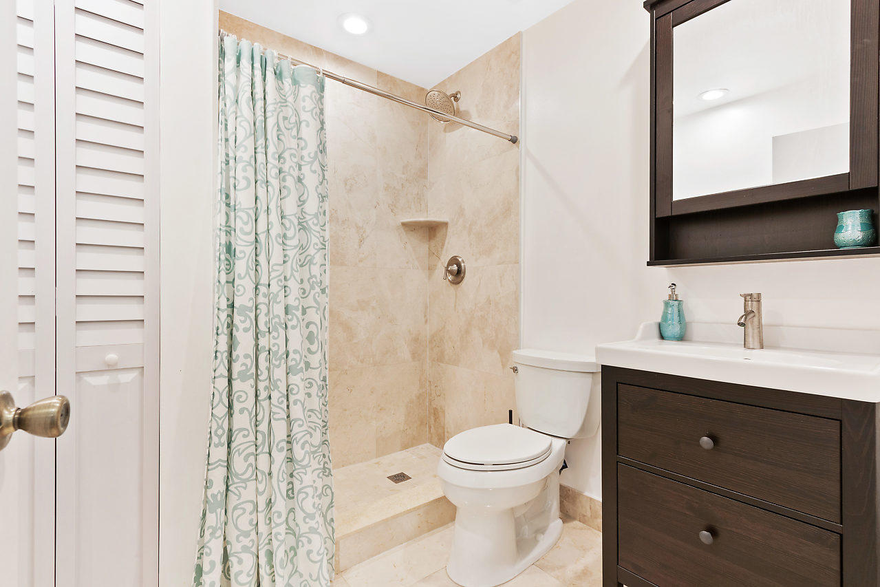 445 Northeast 37th Street Boca Raton, FL 33431 - Photo 24 of 28 Third Bath