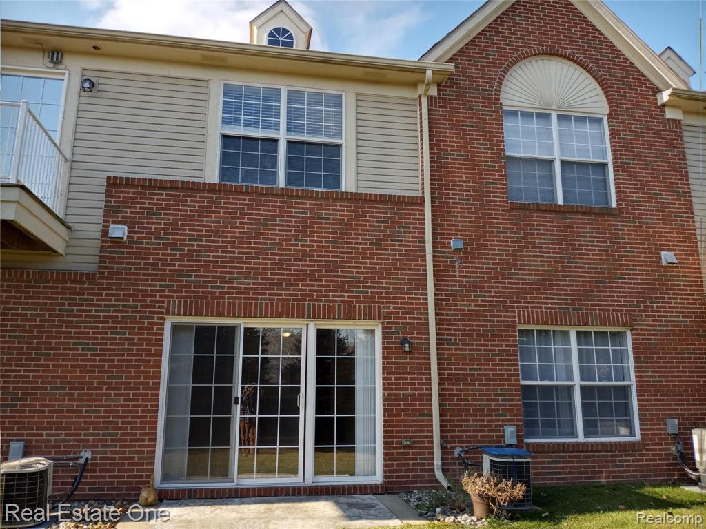 43288 Pendleton Circle Sterling Heights, MI 48313 - Photo 8 of 35