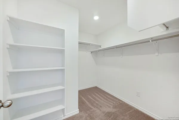 $1,800 | 15321 Sherwin Oak, San Antonio, TX 78253
