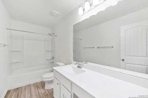 $1,800 | 15321 Sherwin Oak, San Antonio, TX 78253