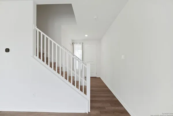 $1,800 | 15321 Sherwin Oak, San Antonio, TX 78253