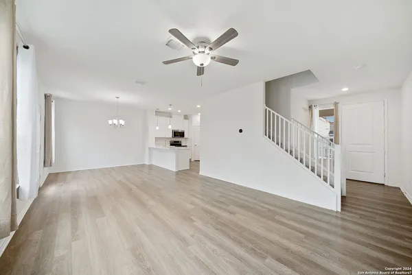 $1,800 | 15321 Sherwin Oak, San Antonio, TX 78253