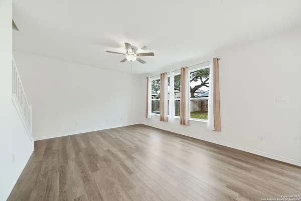$1,800 | 15321 Sherwin Oak, San Antonio, TX 78253
