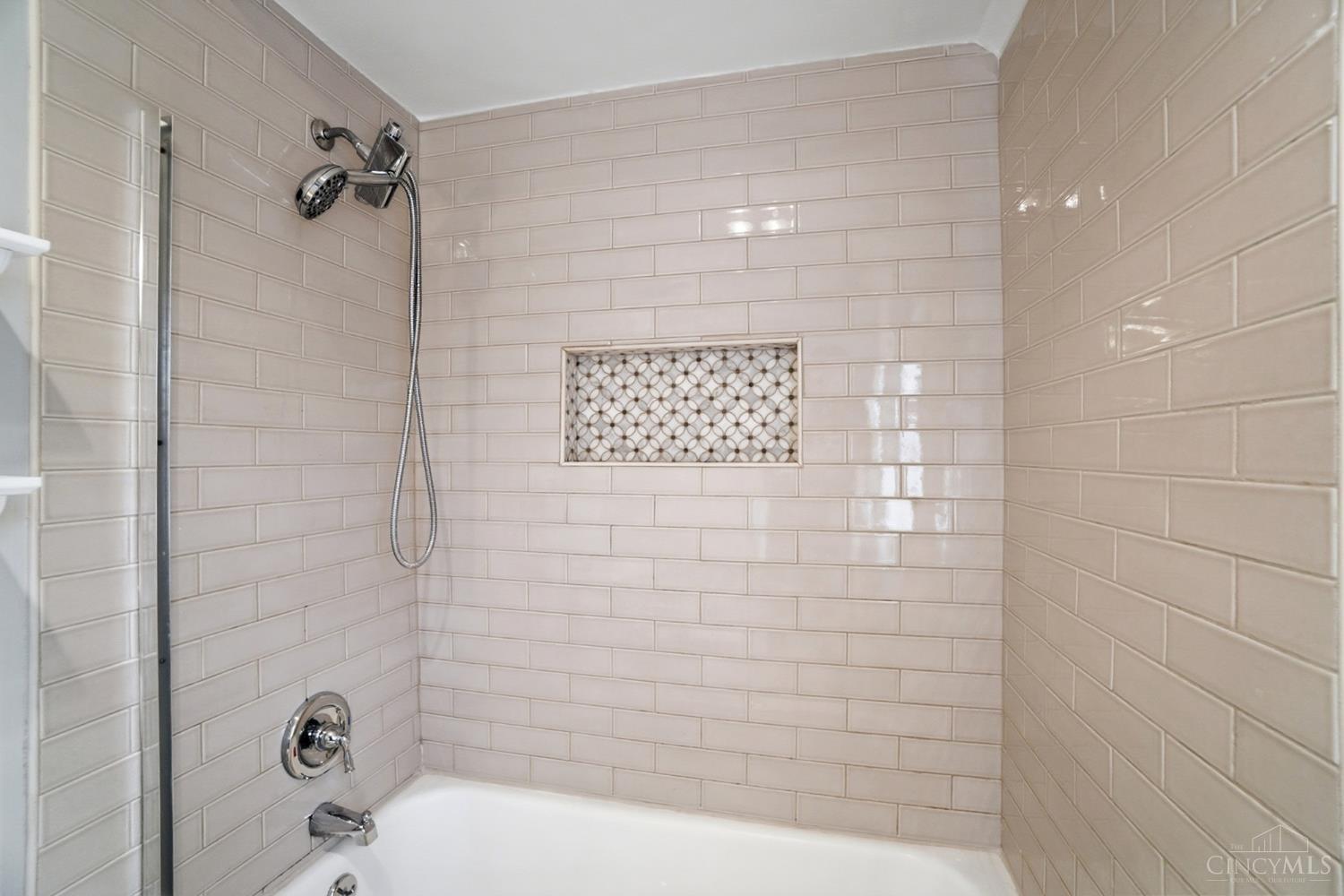 5635 Euclid Road Cincinnati, OH 45236 - Photo 23 of 35 Gallery Image 23