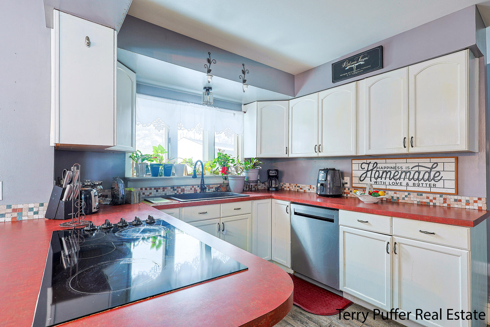 1189 Woodside Road Muskegon, MI 49441 - Photo 12 of 41 IMG_4874