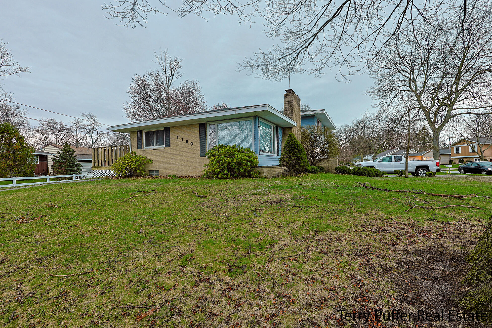 1189 Woodside Road Muskegon, MI 49441 - Photo 4 of 41 IMG_5796