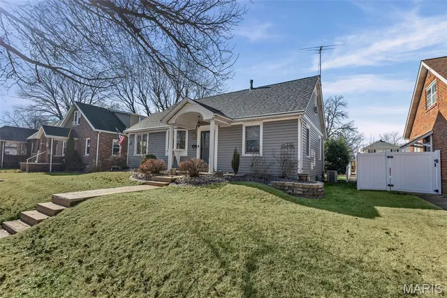 $235,000 | 614 Olive Street, Highland, IL 62249