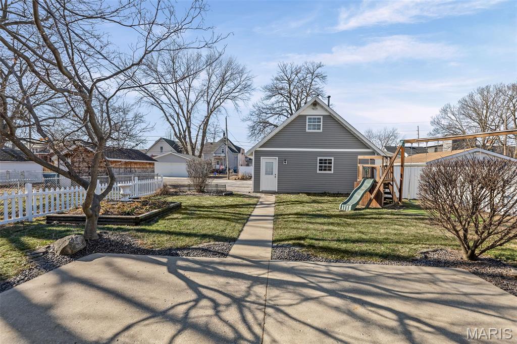 614 Olive Street Highland, IL 62249 - Photo 31 of 37