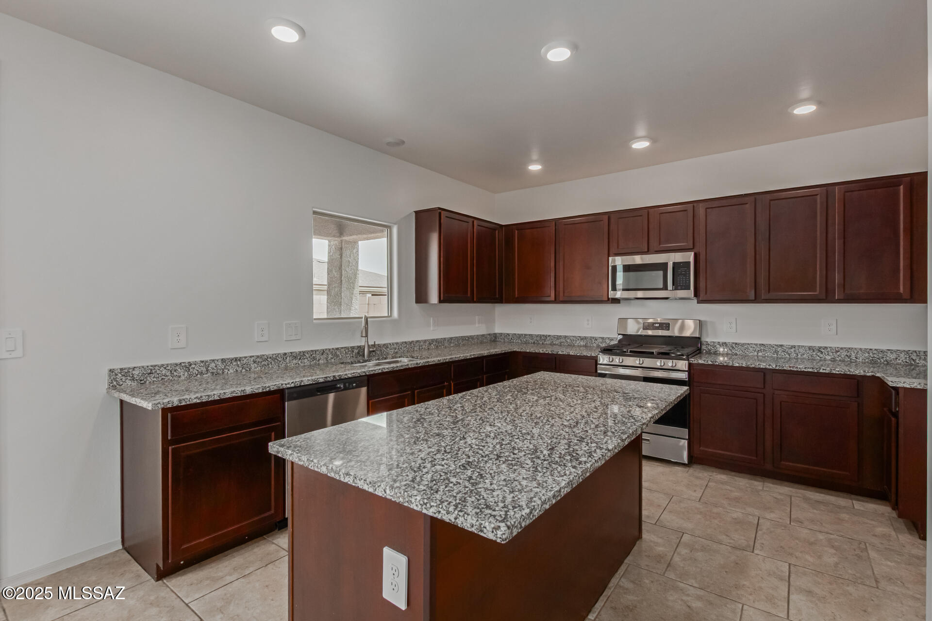 7490 West Elvado Road Tucson, AZ 85757 - Photo 11 of 37 11 - Elvado