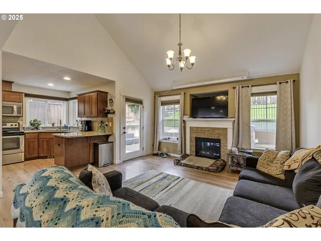 $469,000 | 35505 Iris Way, St. Helens, OR 97051