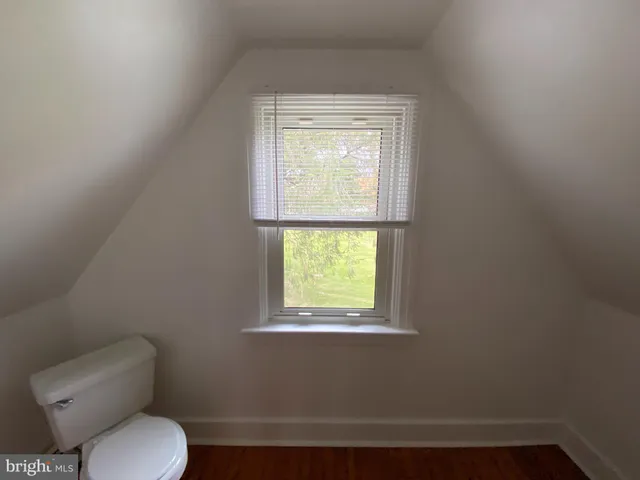 a bathroom with a toilet