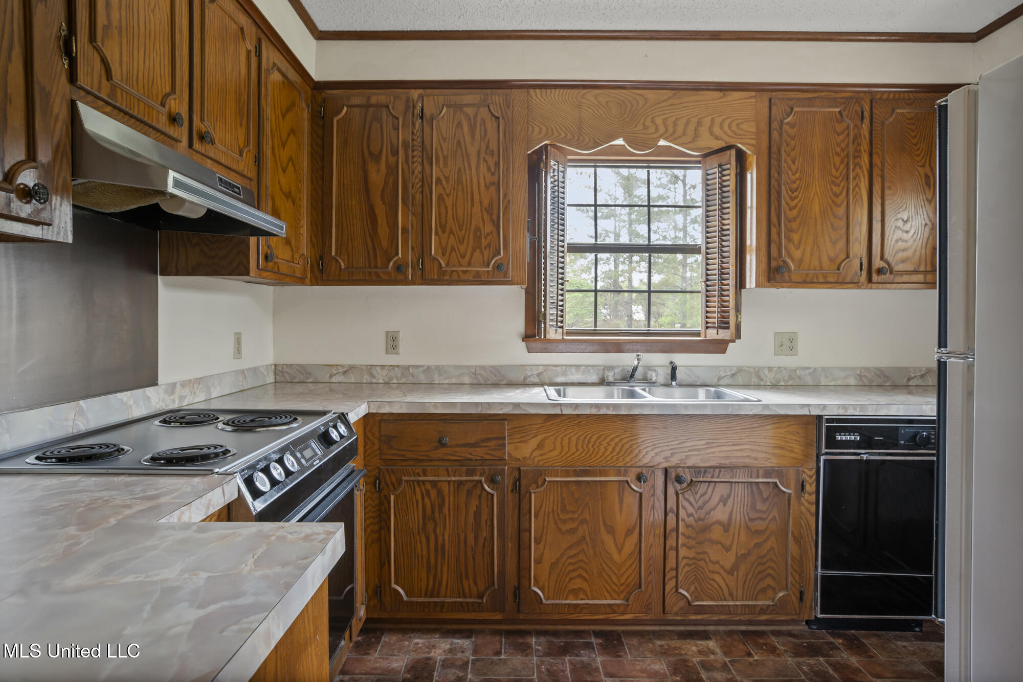179 Lower Airport Road Lumberton, MS 39455 - Photo 13 of 40 Kitchen