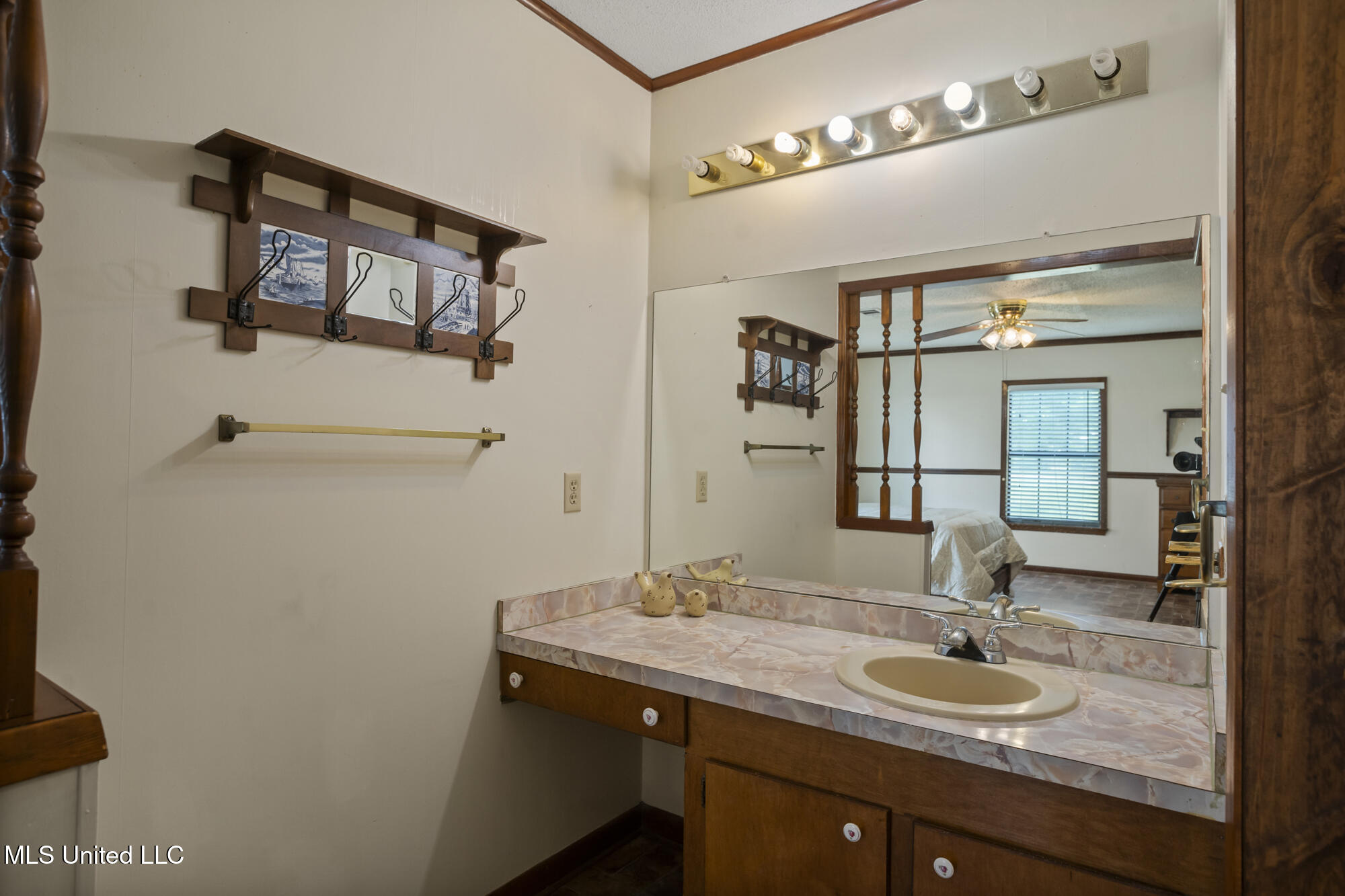 179 Lower Airport Road Lumberton, MS 39455 - Photo 16 of 40 Primary Bathroom