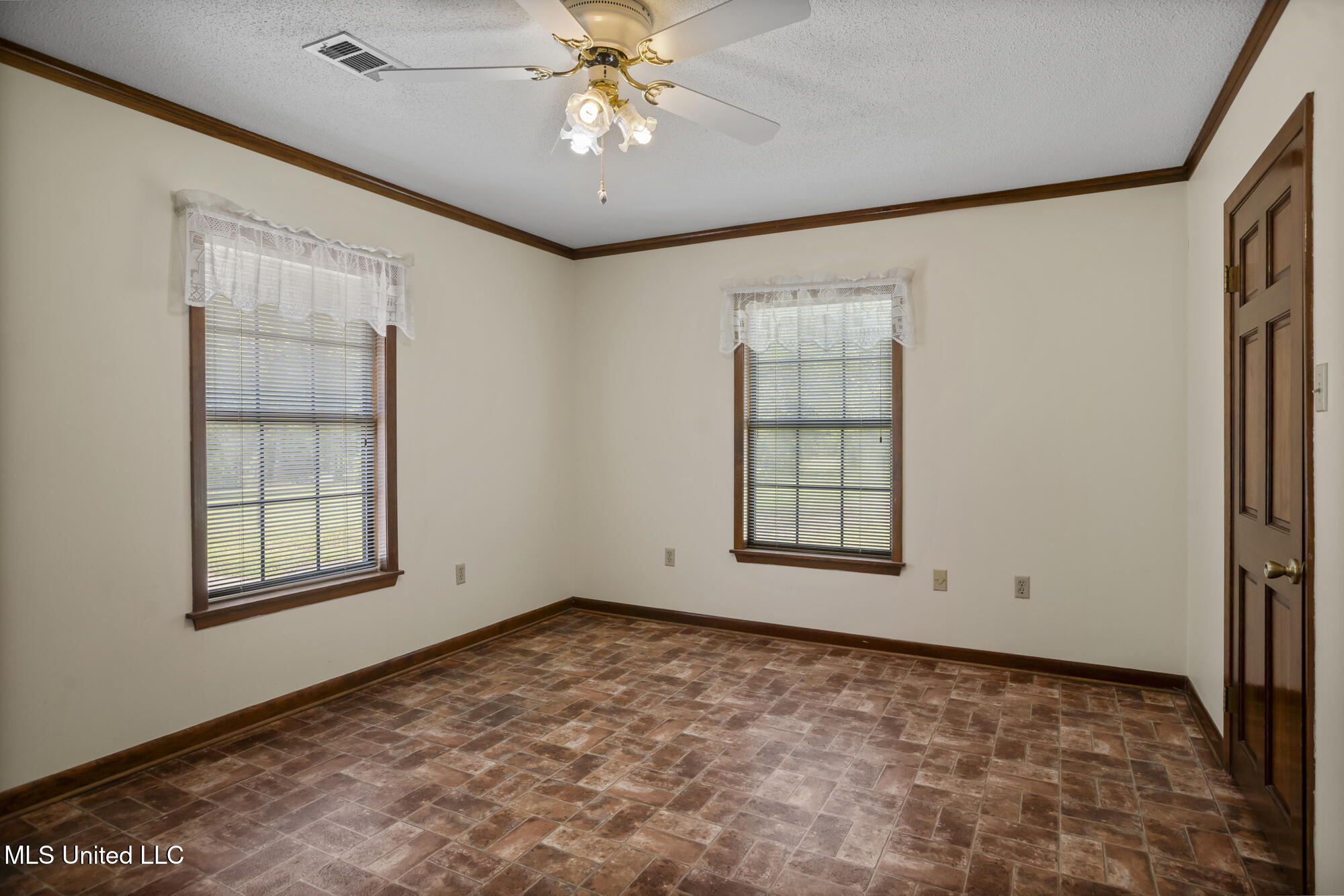 179 Lower Airport Road Lumberton, MS 39455 - Photo 18 of 40 Bedroom 2 with en suite bathroom