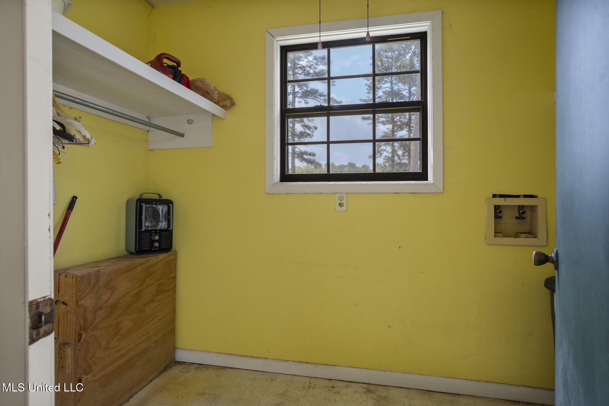 179 Lower Airport Road Lumberton, MS 39455 - Photo 27 of 40 Laundry Room